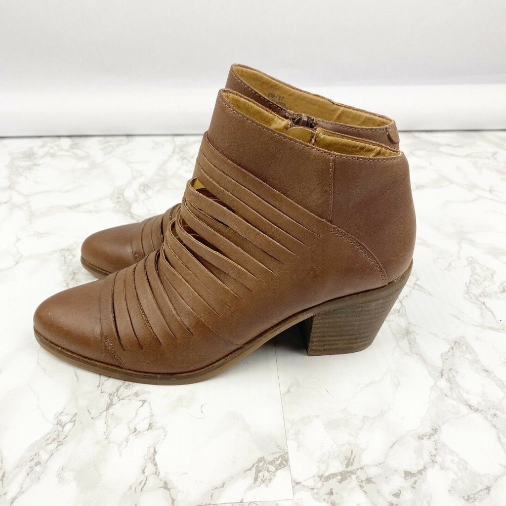 Lucky Brand Zavrina Leather Ankle Booties Cut Out - Picture 3 of 8